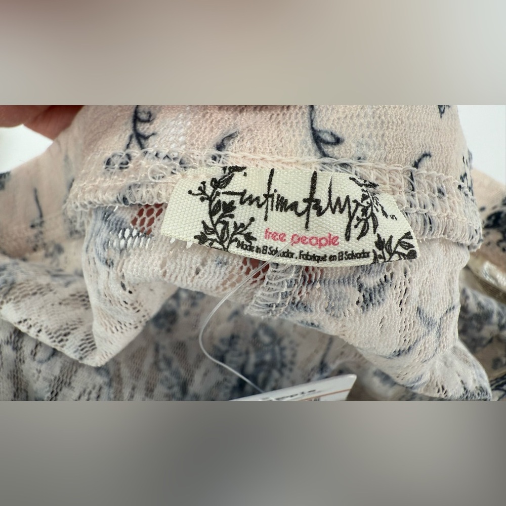 Intimately Free People Floral Lace Leggings Size Small - Picture 11 of 11
